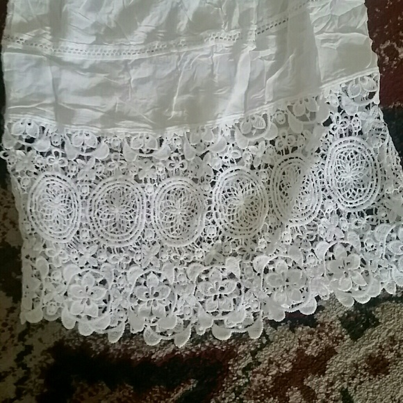 Off the shoulder embroidery top! - Picture 2 of 3